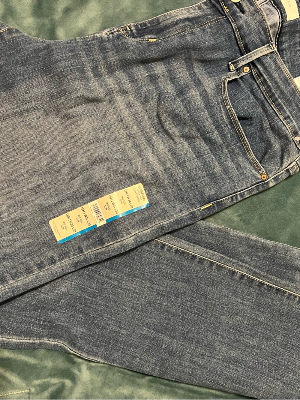 Stunning Signature by Levi Strauss Men's Medium Blue Slim Straight Jeans